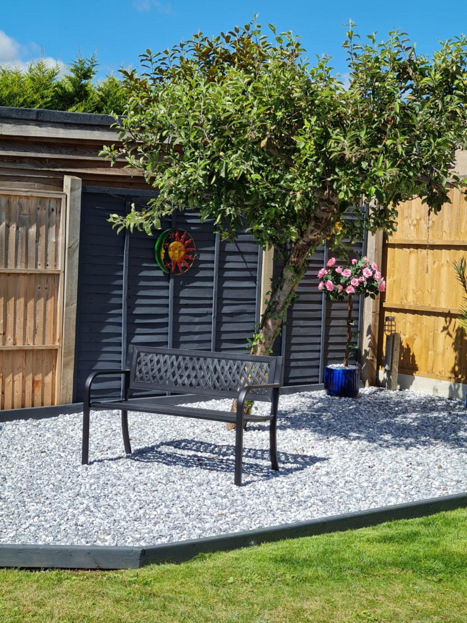 A Bright And Spacious Gem Staines-upon-Thames Exterior photo